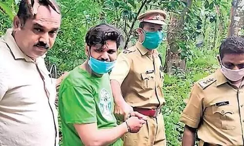 സൂരജിനെ ഉത്രയുടെ വീട്ടിലെത്തിച്ച് തെളിവെടുപ്പ് നടത്തി