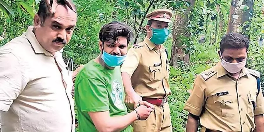 സൂരജിനെ ഉത്രയുടെ വീട്ടിലെത്തിച്ച് തെളിവെടുപ്പ് നടത്തി