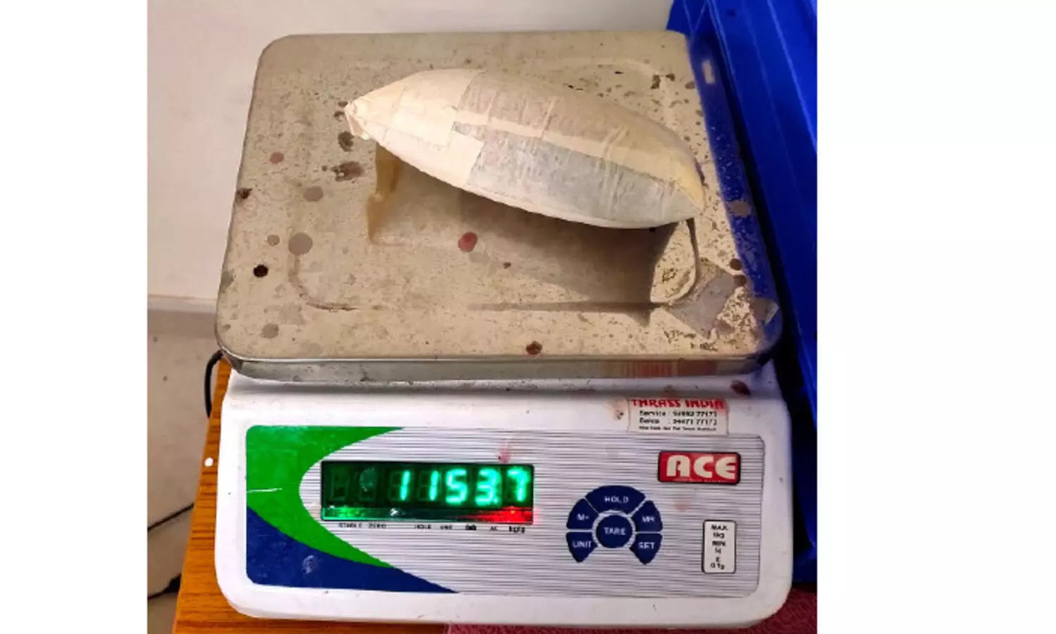 ചാർ​േട്ടഡ്​ വിമാനത്തിലെത്തിയ നാലുപേരിൽനിന്ന്​ സ്വർണം പിടിച്ചു