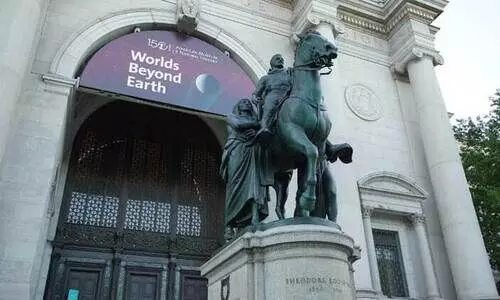 റൂസ്വെൽറ്റിെൻറ പ്രതിമ നീക്കണമെന്ന് നാച്വറൽ ഹിസ്റ്ററി മ്യൂസിയം റൂസ്വെൽറ്റിെൻറ പ്രതിമ നീക്കണമെന്ന് നാച്വറൽ ഹിസ്റ്ററി മ്യൂസിയം