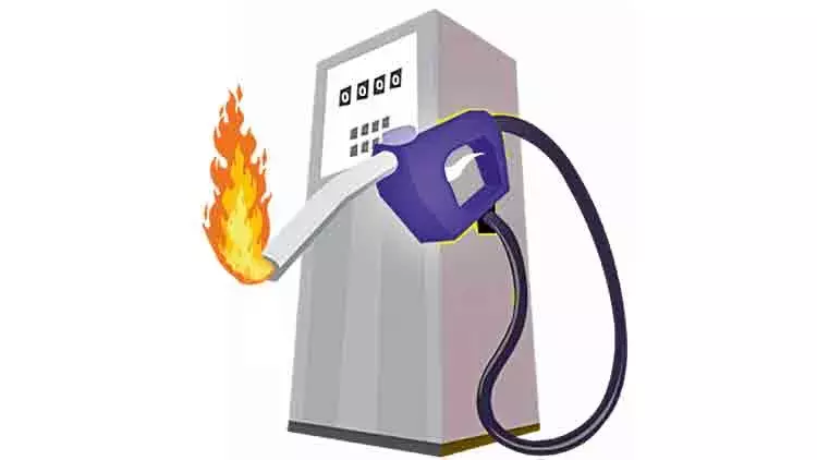 80 കടന്ന്​ പെട്രോൾ; കൊള്ള തുടരുന്നു