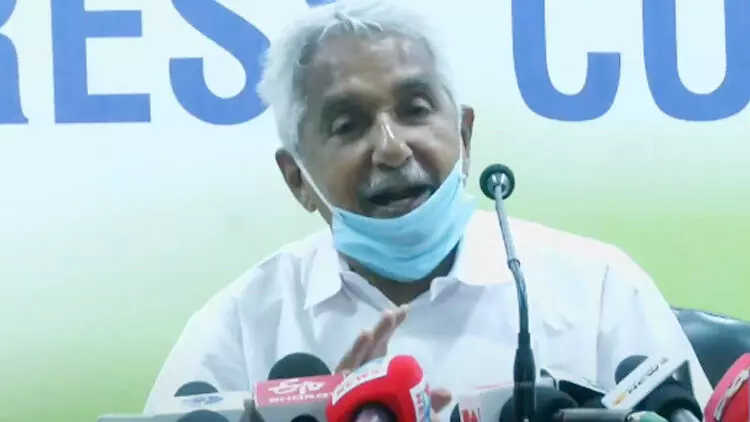 കോവിഡ് നെഗറ്റീവ് സർട്ടിഫിക്കറ്റ് നടപ്പാക്കുന്നത് നീട്ടണം -ഉമ്മൻ ചാണ്ടി കോവിഡ് നെഗറ്റീവ് സർട്ടിഫിക്കറ്റ് നടപ്പാക്കുന്നത് നീട്ടണം -ഉമ്മൻ ചാണ്ടി