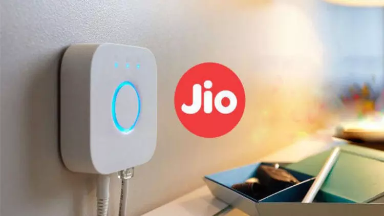 ബ്രോഡ്ബാൻഡ് ഇൻറർനെറ്റിെൻറ ലൈസൻസ് ഫീ കുറക്കുന്നു; നേട്ടം ജിയോക്ക് ബ്രോഡ്ബാൻഡ് ഇൻറർനെറ്റിെൻറ ലൈസൻസ് ഫീ കുറക്കുന്നു; നേട്ടം ജിയോക്ക്