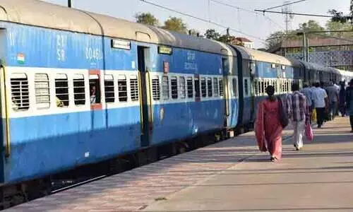 ട്രെയിൻ യാത്രക്കിടെ കോവിഡ്​ സ്​ഥിരീകരിച്ചു; 20 യാത്രക്കാർ നിരീക്ഷണത്തിൽ