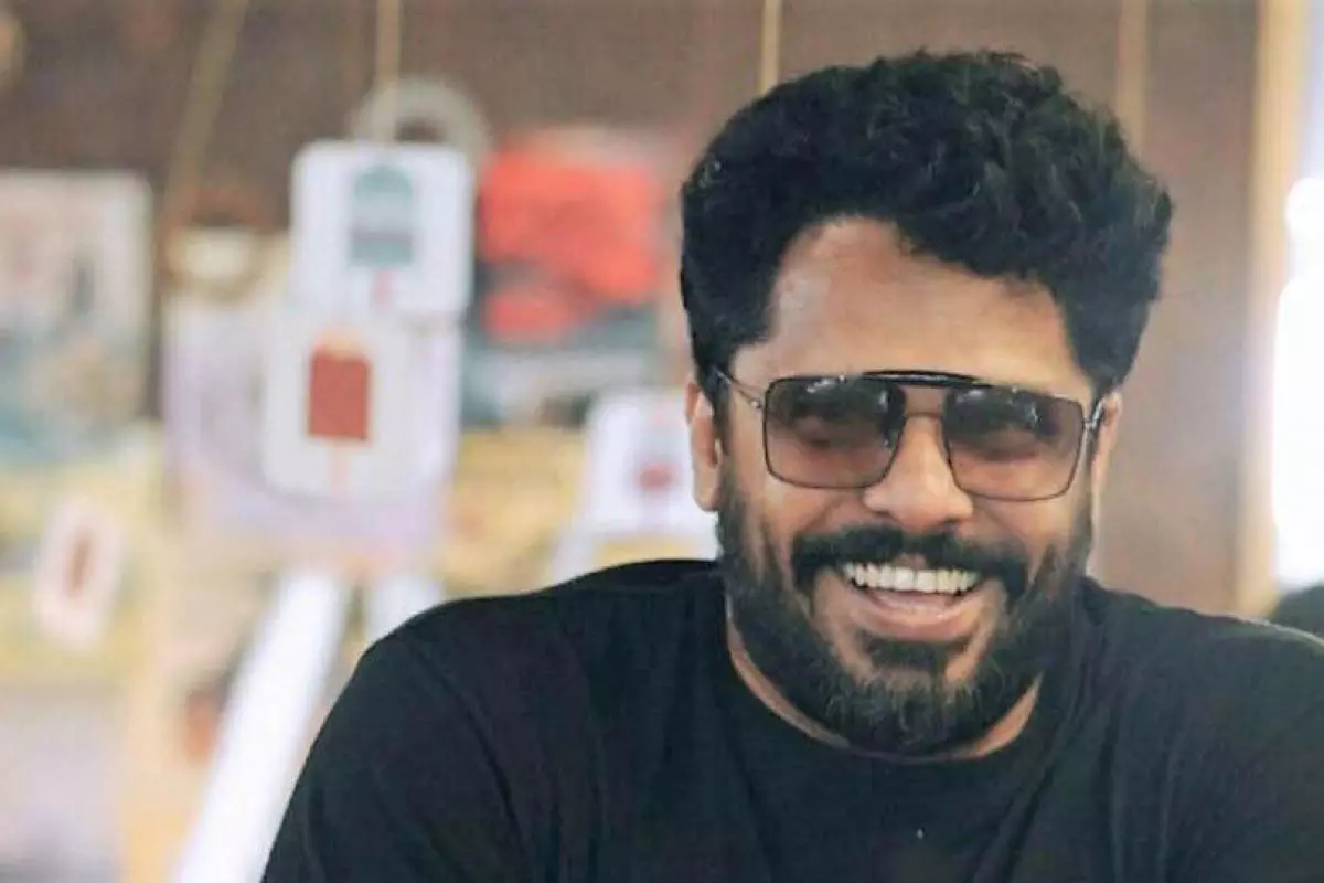 വേദനിപ്പിക്കുന്നെങ്കിൽ ബ്രിട്ടീഷുകാരെ മാത്രം; നിലപാട്​ വ്യക്​തമാക്കി ആഷിക്​ അബു