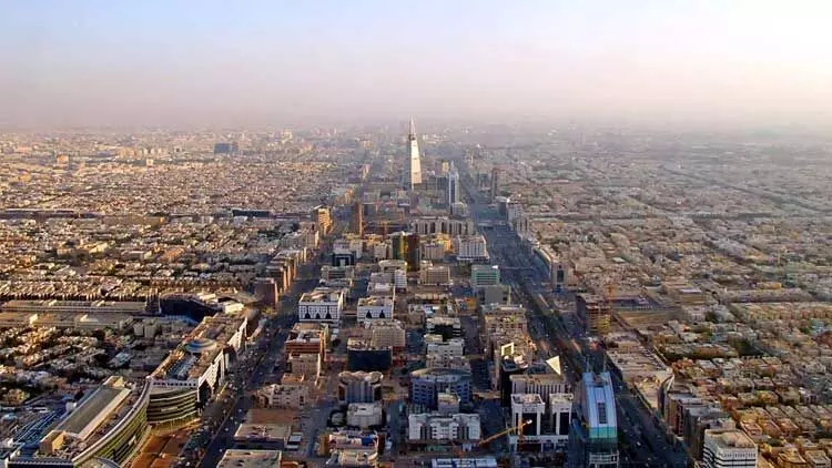 റിയാദിന് നേരെ ഹൂതികളുടെ ബാലിസ്റ്റിക് മിസൈൽ: സഖ്യസേന തകർത്തു റിയാദിന് നേരെ ഹൂതികളുടെ ബാലിസ്റ്റിക് മിസൈൽ: സഖ്യസേന തകർത്തു