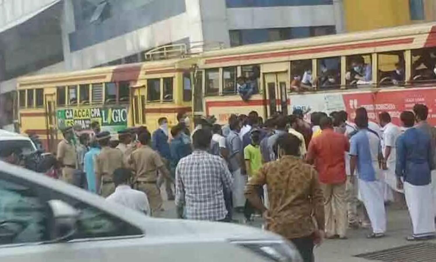 ക്വാറൻറീൻ സൗകര്യം ഒരുക്കിയില്ല​; കോഴിക്കോട്​ പ്രവാസികളുടെ പ്രതിഷേധം