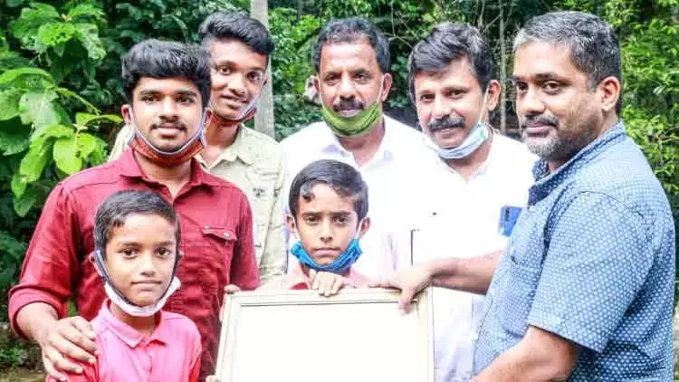 ഇ​വ​ർ സൂ​പ്പ​ർ ബോ​യ്​​സ്​