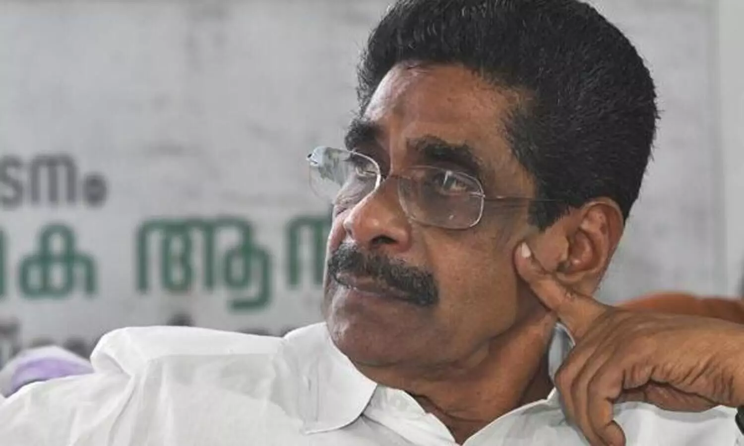 മാധ്യമങ്ങളെ കുറ്റപ്പെടുത്തിയ മുഖ്യമന്ത്രിയുടെ പ്രസ്​താവന നിരുത്തരവാദപരം -മുല്ലപ്പള്ളി