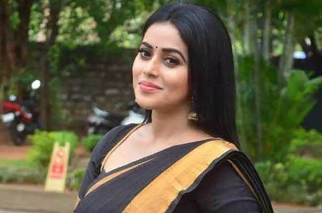 ഷംന കാസിമിനെ ഭീഷണിപ്പെടുത്തിയ സംഘത്തിനെതിരെ കൂടുതൽ പരാതികൾ