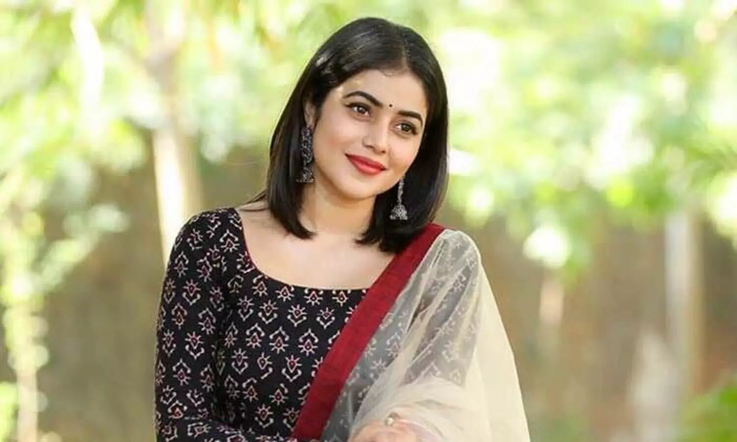 ബ്ലാക്മെയിലിന് പിന്നിൽ ആരെന്ന് കീഴടങ്ങിയ സലാം വ്യക്തമാക്കണം -നടി ഷംന കാസിം