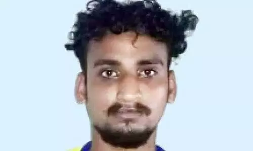 പൊ​ലീ​സി​ൽ​നി​ന്ന് ര​ക്ഷ​പ്പെ​ടാ​ൻ ബൈ​ക്ക് ന​ൽ​കാ​ത്ത​തി​ന്​  നിയമസഭാ ഉദ്യോഗസ്ഥനെ കുത്തിയ പ്രതി പിടിയിൽ