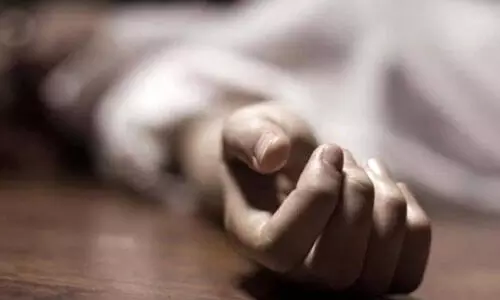 യു.പി ഗാസിയാബാദിൽ ദമ്പതികൾ ആത്മഹത്യ ചെയ്ത നിലയിൽ