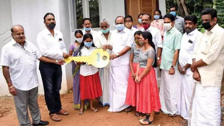 പ്ര​വാ​സി ദ്രോ​ഹം: സ​ർ​ക്കാ​ർ തി​രി​ച്ച​ടി നേ​രി​ടേ​ണ്ടി വ​രും –വി.​ഡി. സ​തീ​ശ​ൻ