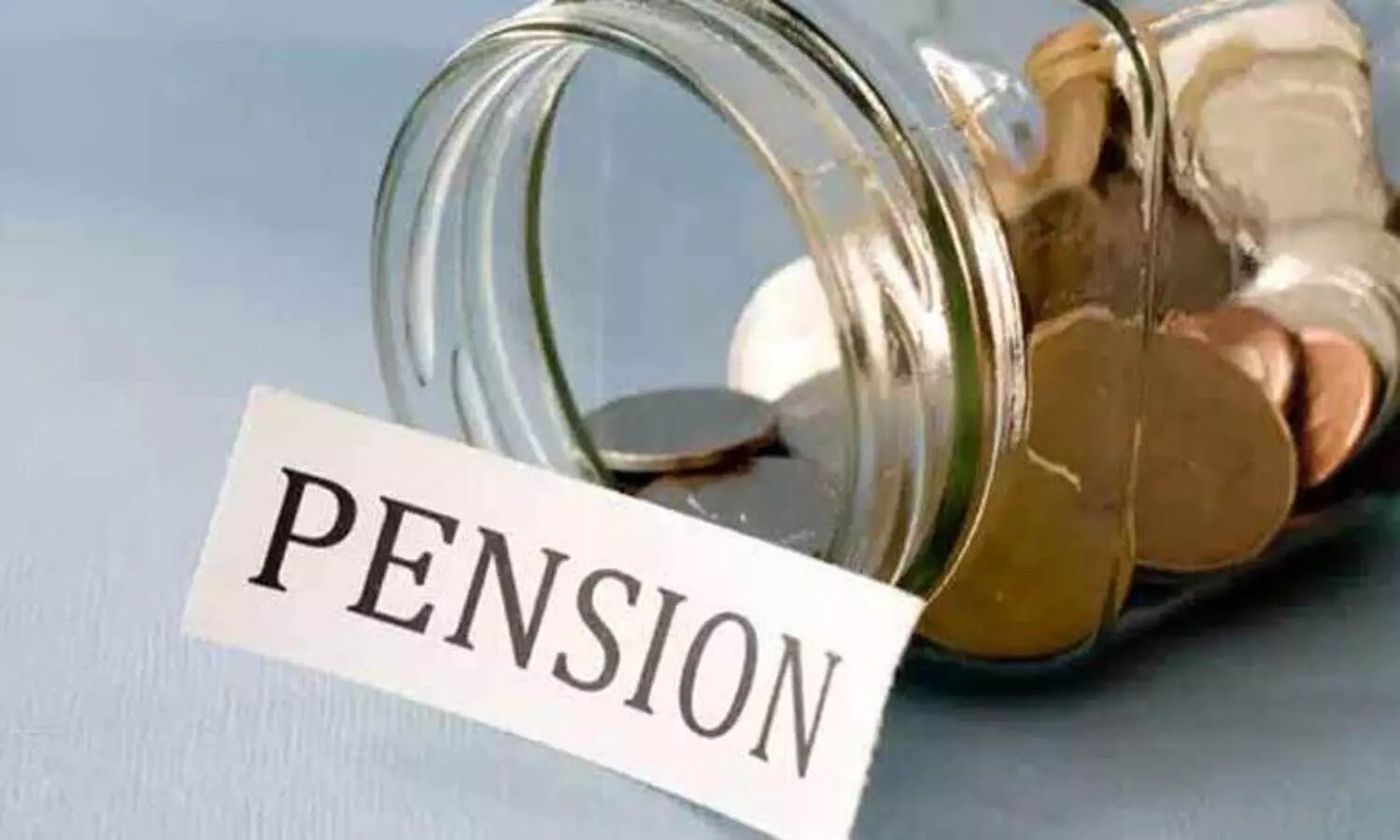 മരിച്ചയാളുടെ പെന്‍ഷന്‍ തട്ടിയെടുത്ത സംഭവം: കുടുംബം പരാതി നൽകി; കു​പ്ര​ചാ​ര​ണ​മെ​ന്ന് സി.​പി.​എം