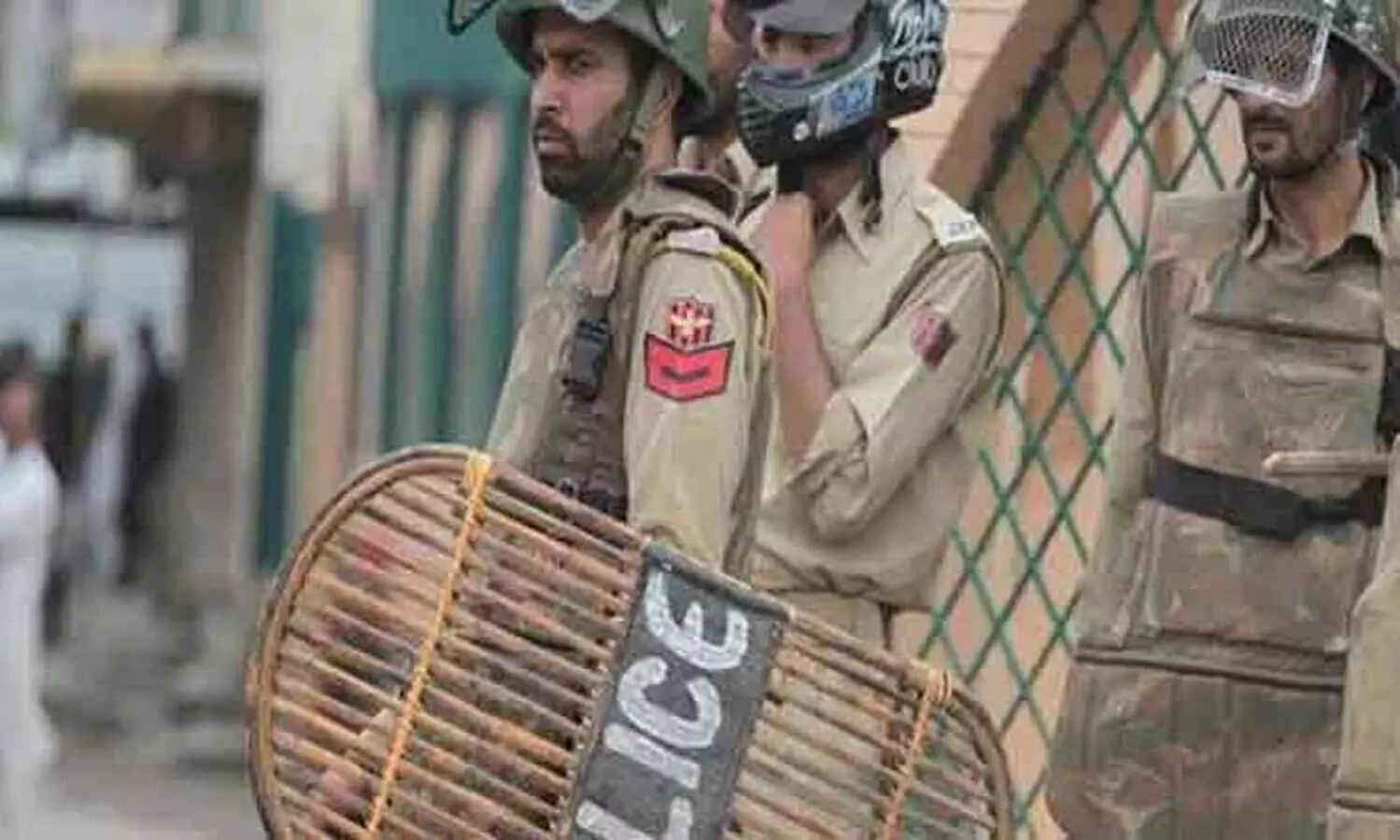 കശ്​മീരിൽ കൊല്ലപ്പെട്ട ഹിസ്​ബ്​ കമാൻഡറുടെ മാതാവ്​ അറസ്​റ്റിൽ