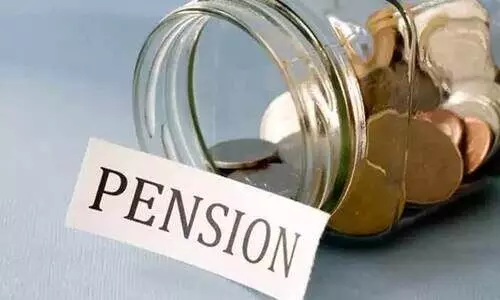 മരിച്ചയാളുടെ പെന്‍ഷന്‍ തട്ടിയെടുത്ത സംഭവം: കുടുംബം പരാതി നൽകി; കു​പ്ര​ചാ​ര​ണ​മെ​ന്ന് സി.​പി.​എം