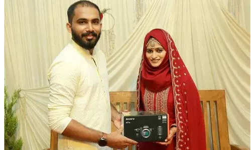 ഹുസ്​ന ആവശ്യപ്പെട്ടു; മഹറായി കാമറ നൽകി ജവാദ്​