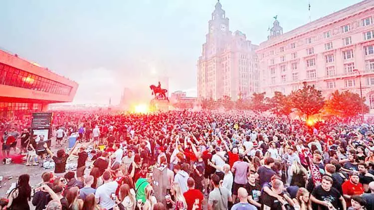 ഹൃ​ദ​യ​ര​ക്തം ചി​ന്തി​യ 30​ വ​ർ​ഷ​ങ്ങ​ൾ