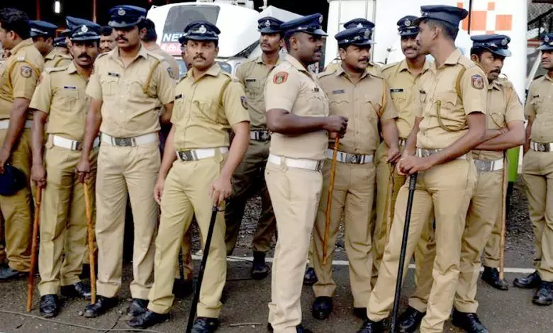 പൊലീസുകാർ ക്യാമ്പ് ഫോളോവേഴ്സ് തസ്തികകളിലേക്ക് പൊലീസുകാർ ക്യാമ്പ് ഫോളോവേഴ്സ് തസ്തികകളിലേക്ക്