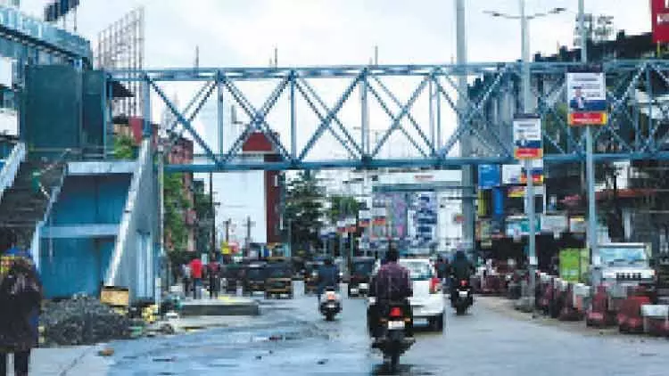 എസ്‌കലേറ്റർ ചൈനയിൽ നിന്നെത്തി; നഗരത്തിലെ നടപ്പാലം നിർമാണം തകൃതി