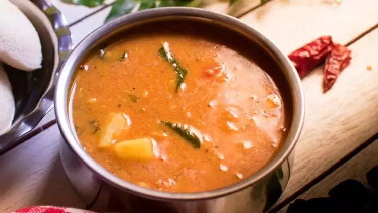 പത്തനംതിട്ടയിൽ സാമ്പാറും ചമ്മന്തിയും ഇനി ഓസിനില്ല...