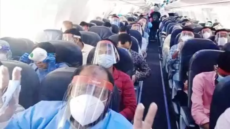 ആദ്യ സൗജന്യ ചാർട്ടേഡ് വിമാനം പറത്തിയ സംഘടന കൾച്ചറൽ ഫോറം; 170 യാത്രക്കാരുടെ സ്വപ്നം യാഥാർഥ്യം ആദ്യ സൗജന്യ ചാർട്ടേഡ് വിമാനം പറത്തിയ സംഘടന കൾച്ചറൽ ഫോറം; 170 യാത്രക്കാരുടെ സ്വപ്നം യാഥാർഥ്യം