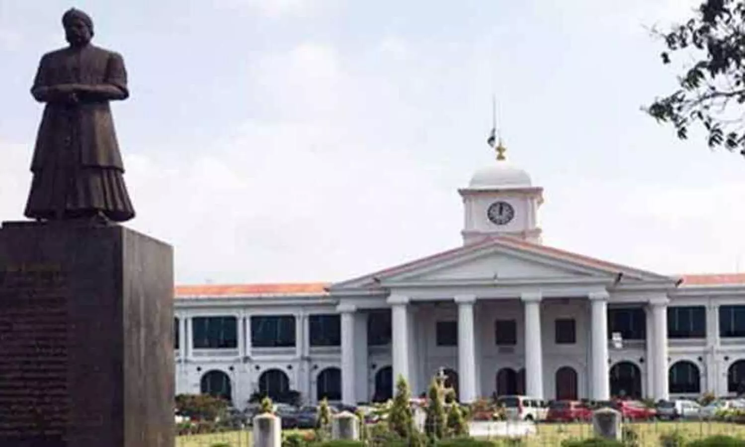 സംസ്ഥാനത്ത് ഡയസ്നോൺ പ്രഖ്യാപിച്ചു; സർക്കാർ ജീവനക്കാർ നാളെ ജോലിക്ക് ഹാജരാകണം