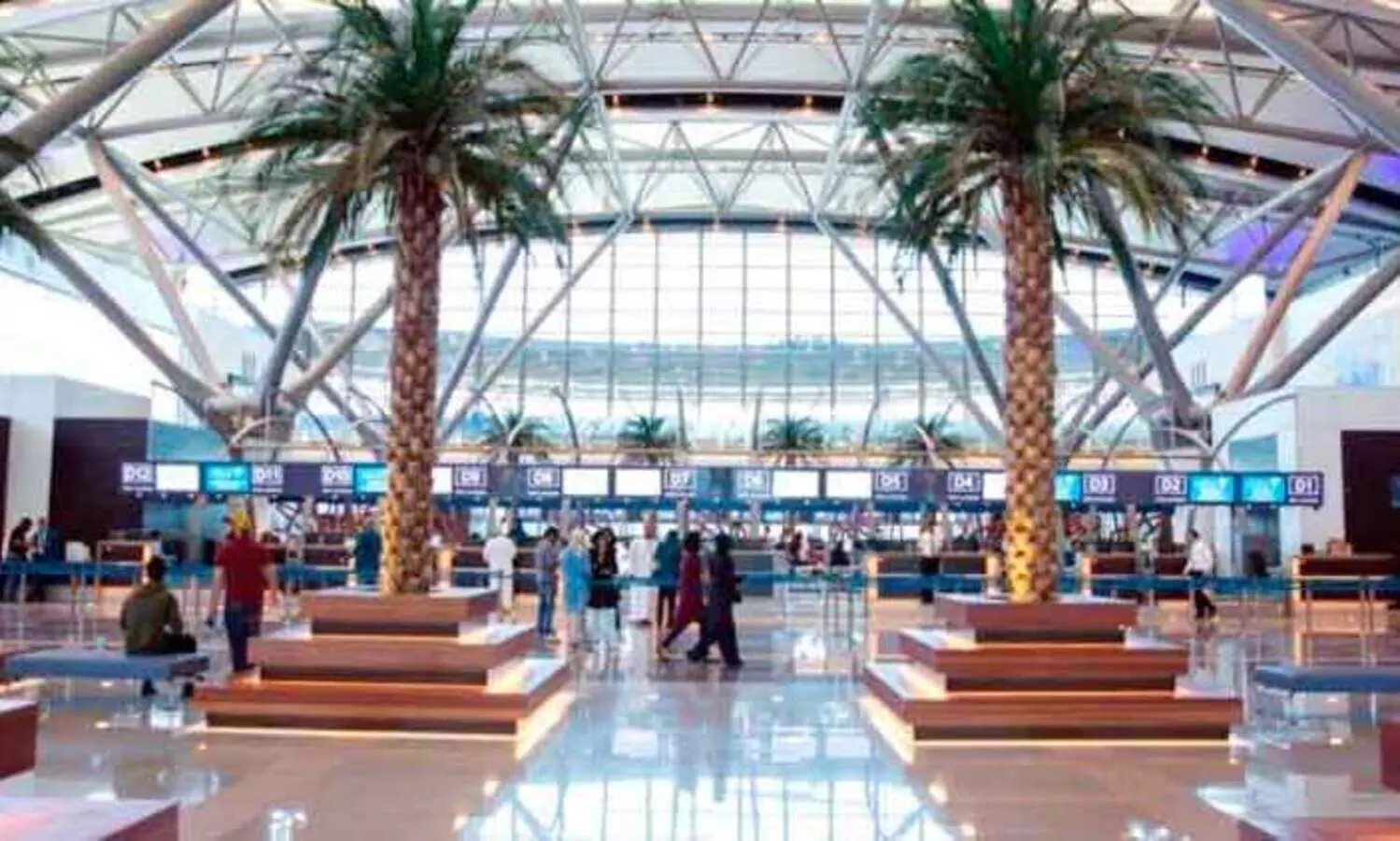 മ​സ്​​ക​ത്ത്​ വി​മാ​ന​ത്താ​വ​ളം വ​ഴി​യു​ള്ള യാ​ത്ര: മാ​ർ​ഗ​നി​ർ​ദേ​ശ​ങ്ങ​ൾ പു​റ​ത്തി​റ​ക്കി