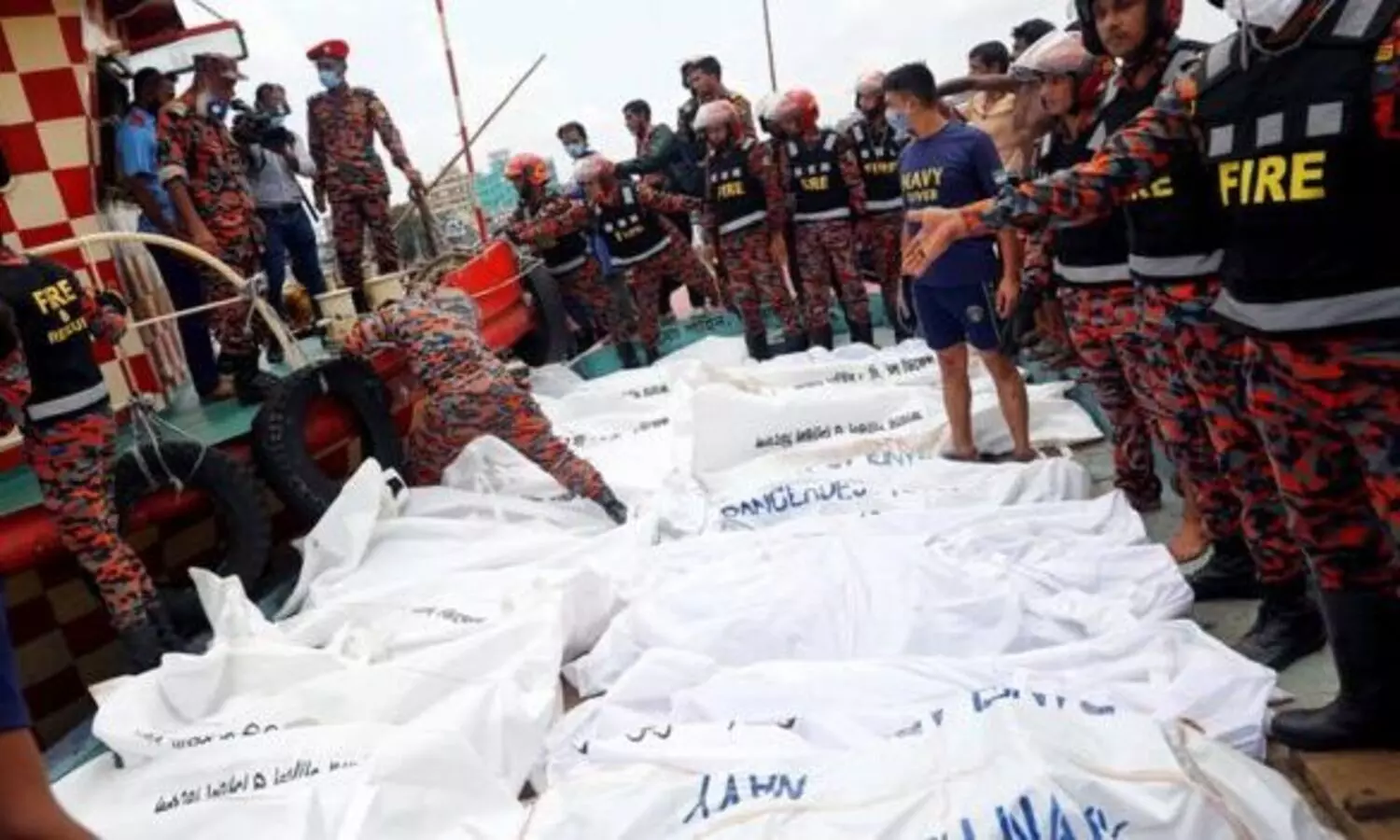 ബംഗ്ലാദേശിൽ ബോട്ടപകടത്തിൽ 25 മരണം