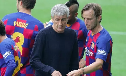 ബാ​ഴ്​​സ​ലോ​ണ​ കോ​ച്ച്​ ക്വി​കെ സെ​റ്റ്യാ​നെ​തി​രെ താരങ്ങളുടെ പടയൊരുക്കം