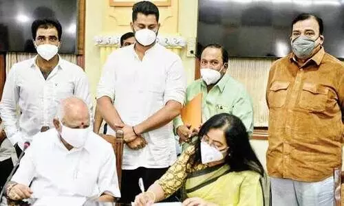 കണ്ഠീരവ സ്റ്റുഡിയോയിൽ അംബരീഷ് സ്മാരകം കണ്ഠീരവ സ്റ്റുഡിയോയിൽ അംബരീഷ് സ്മാരകം