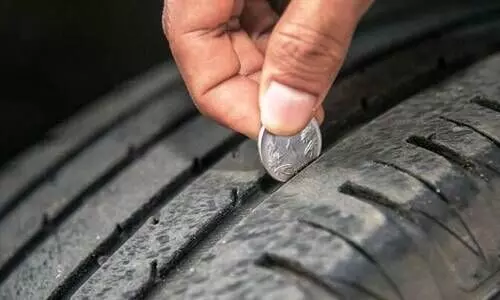 ടയറുകൾ കഷണ്ടിയായി തുടങ്ങിയൊ,  പണികിട്ടുംമുമ്പ്​ മാറ്റുന്നതാണ്​ നല്ലത്​