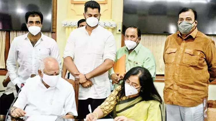 കണ്ഠീരവ സ്റ്റുഡിയോയിൽ അംബരീഷ് സ്മാരകം കണ്ഠീരവ സ്റ്റുഡിയോയിൽ അംബരീഷ് സ്മാരകം