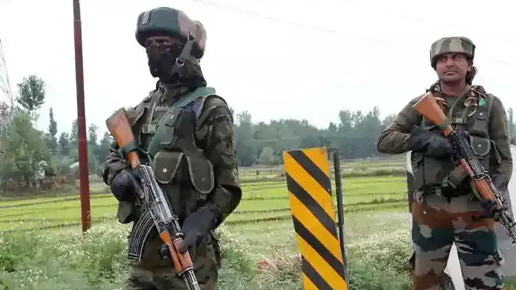 അനന്ത്നാഗിൽ വീണ്ടും ഏറ്റുമുട്ടൽ; രണ്ട് ഭീകരരെ വധിച്ചു അനന്ത്നാഗിൽ വീണ്ടും ഏറ്റുമുട്ടൽ; രണ്ട് ഭീകരരെ വധിച്ചു