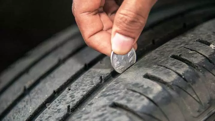 ടയറുകൾ കഷണ്ടിയായി തുടങ്ങിയൊ, പണികിട്ടുംമുമ്പ് മാറ്റുന്നതാണ് നല്ലത് ടയറുകൾ കഷണ്ടിയായി തുടങ്ങിയൊ, പണികിട്ടുംമുമ്പ് മാറ്റുന്നതാണ് നല്ലത്