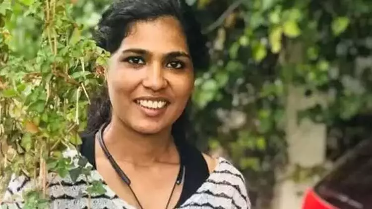 രഹ്ന ഫാത്തിമക്ക് ക്വാർട്ടേഴ്സ് ഒഴിയാൻ നോട്ടീസ് നൽകി ബി.എസ്.എൻ.എൽ രഹ്ന ഫാത്തിമക്ക് ക്വാർട്ടേഴ്സ് ഒഴിയാൻ നോട്ടീസ് നൽകി ബി.എസ്.എൻ.എൽ