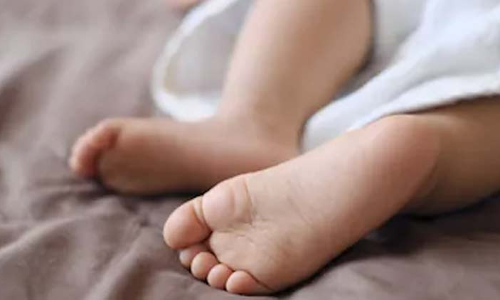 രോഗം ഭേദമാകാൻ മാതാവ്​ ദേഹത്ത്​ ഇരുമ്പ്​ പഴുപ്പിച്ച്​ വെച്ച പിഞ്ചുകുഞ്ഞ്​ മരിച്ചു