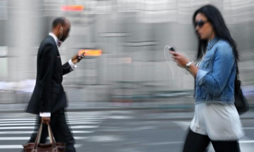 ഓരോ മനുഷ്യനും ജീവിതത്തിൽ സ്​മാർട്ട്​ഫോണുകളിൽ ചെലവഴിക്കുന്നത് ശരാശരി​ ഒമ്പത്​ വർഷങ്ങളെന്ന്​ പഠനം