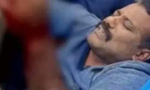 യു.​എ.​ഇ കോ​ൺ​സു​ലേ​റ്റ് മു​ൻ ഗ​ൺ​മാ​ൻ ജ​യ​ഘോ​ഷ്​ വീട്ടിൽ തിരിച്ചെത്തി