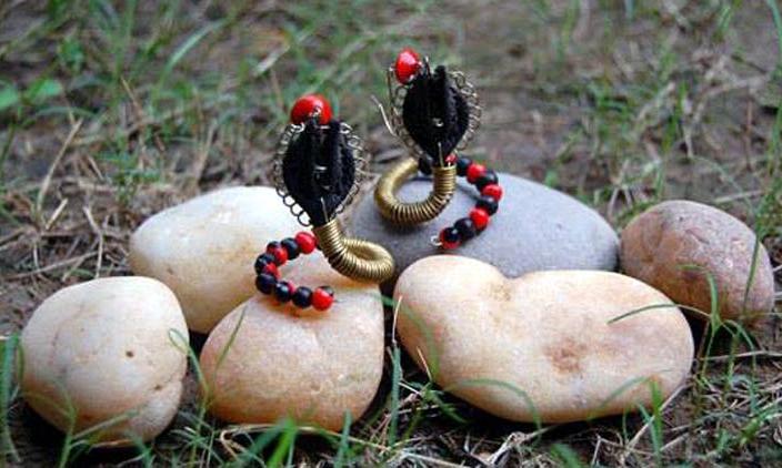 മഞ്ചാടിമണി കൊണ്ട് മാണിക്യമാല മഞ്ചാടിമണി കൊണ്ട് മാണിക്യമാല