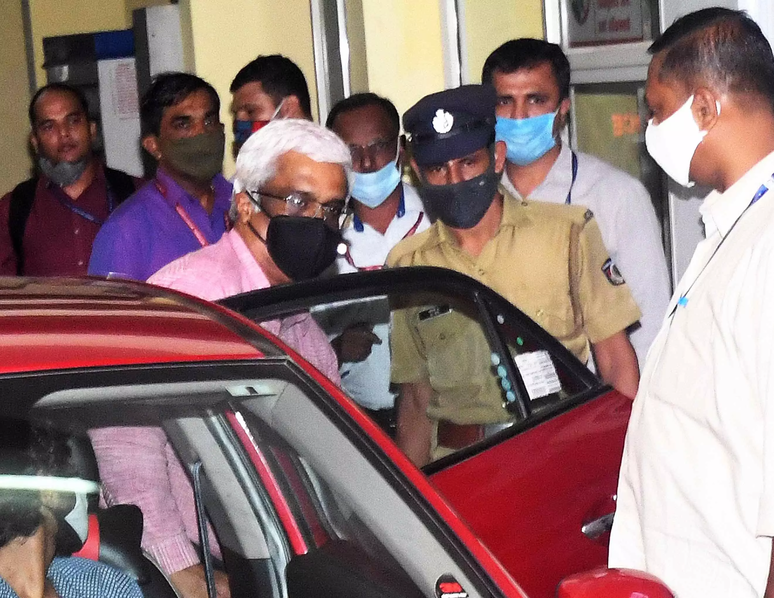 മൊഴികളില്‍ വൈരുധ്യം; എം. ശിവശങ്കറിനെ എന്‍ഫോഴ്സ്മെൻറ്​ വീണ്ടും ചോദ്യം ചെയ്യുന്നു