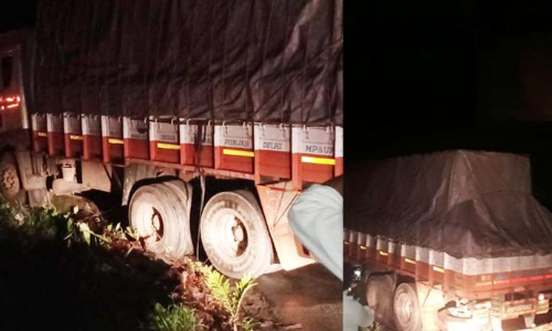 വയനാട് ചുരത്തിൽ ലോറിനിയന്ത്രണം വിട്ടു; കൊക്കയിൽ വീഴാതെ രക്ഷപ്പെട്ടത്​ തലനാരിഴക്ക്​