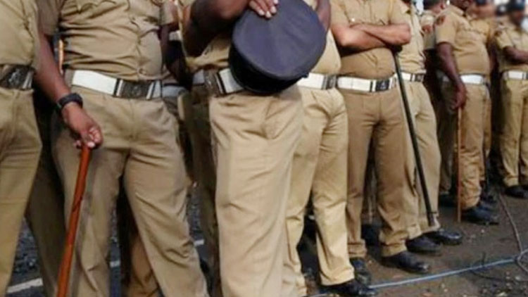 ഡി.ജി.പിയുടെ ഉത്തരവുകൾ പ്രഹസനമാകുന്നു; സേനയിൽ പ്രതിഷേധം ശക്തം ഡി.ജി.പിയുടെ ഉത്തരവുകൾ പ്രഹസനമാകുന്നു; സേനയിൽ പ്രതിഷേധം ശക്തം