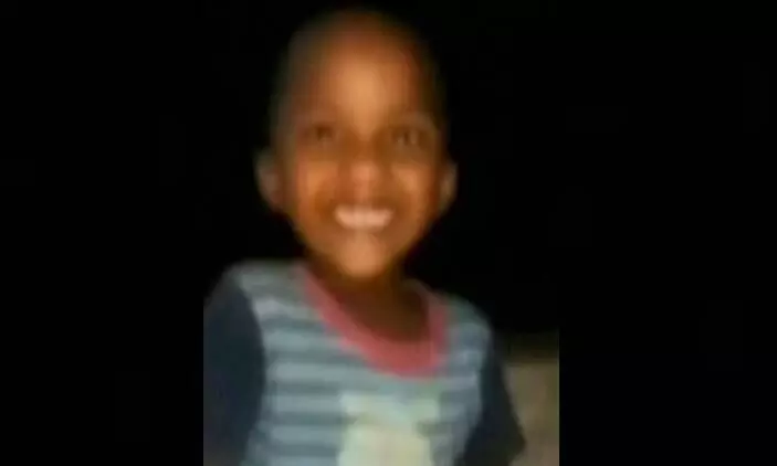 കയറിയിറങ്ങിയത് മൂന്നോളം ആശുപത്രികളിൽ; വിദഗ്ദ ചികിത്സ ലഭിക്കാതെ നാണയം വിഴുങ്ങിയ കുഞ്ഞ് മരിച്ചു കയറിയിറങ്ങിയത് മൂന്നോളം ആശുപത്രികളിൽ; വിദഗ്ദ ചികിത്സ ലഭിക്കാതെ നാണയം വിഴുങ്ങിയ കുഞ്ഞ് മരിച്ചു