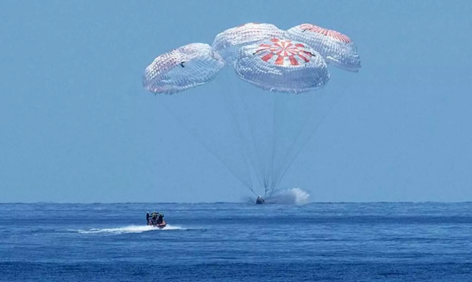സ്​പേസ്​ എക്​സ്​ ദൗത്യം വിജയം; വിനോദ സഞ്ചാരികൾ അടുത്ത വർഷം