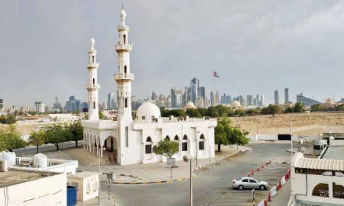 യു.എ.ഇ: പള്ളികളിൽ ഇന്നു മുതൽ 50 ശതമാനം പേർക്ക് പ്രവേശനം യു.എ.ഇ: പള്ളികളിൽ ഇന്നു മുതൽ 50 ശതമാനം പേർക്ക് പ്രവേശനം