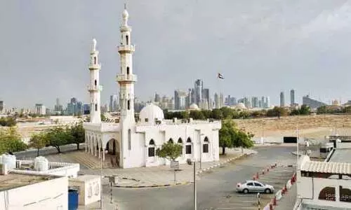 യു.എ.ഇ: പള്ളികളിൽ ഇന്നു മുതൽ 50 ശതമാനം പേർക്ക് പ്രവേശനം യു.എ.ഇ: പള്ളികളിൽ ഇന്നു മുതൽ 50 ശതമാനം പേർക്ക് പ്രവേശനം