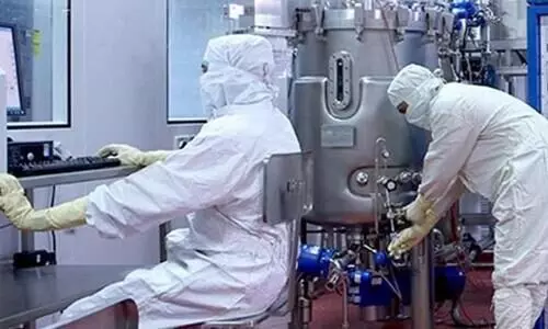 കോവിഡ് വാക്സിന്‍റെ രണ്ട്, മൂന്ന് ഘട്ടങ്ങൾ മനുഷ്യരിൽ പരീക്ഷിക്കാൻ സെറം ഇൻസ്റ്റിറ്റ്യൂട്ടിന് അനുമതി