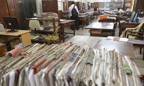 കോവിഡ്​ ഡ്യൂട്ടിക്ക്​ മറ്റ്​ സർക്കാർ ജീവനക്കാരും; കലക്​ടർമാർക്ക്​ നിർദേശം